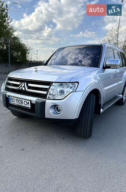 Внедорожник / Кроссовер Mitsubishi Pajero 2007 в 