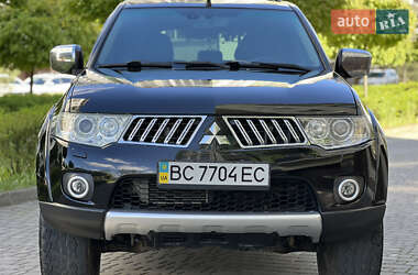 Позашляховик / Кросовер Mitsubishi Pajero 2011 в 