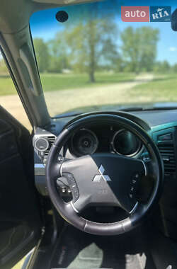 Внедорожник / Кроссовер Mitsubishi Pajero 2007 в 