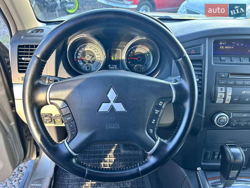 Внедорожник / Кроссовер Mitsubishi Pajero 2007 в Одессе