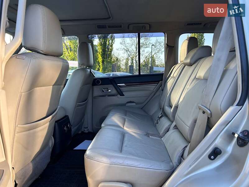 Внедорожник / Кроссовер Mitsubishi Pajero 2007 в Одессе
