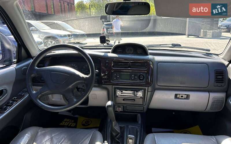 Позашляховик / Кросовер Mitsubishi Pajero 2003 в Чернівцях