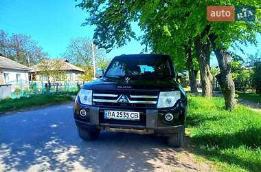 Позашляховик / Кросовер Mitsubishi Pajero 2008 в 