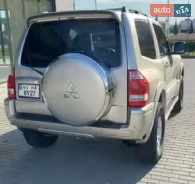 Внедорожник / Кроссовер Mitsubishi Pajero 2006 в Ужгороде