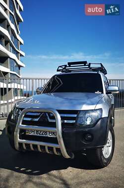 Внедорожник / Кроссовер Mitsubishi Pajero 2007 в 