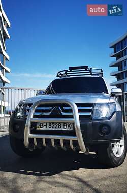 Внедорожник / Кроссовер Mitsubishi Pajero 2007 в 