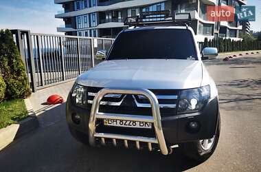 Внедорожник / Кроссовер Mitsubishi Pajero 2007 в 