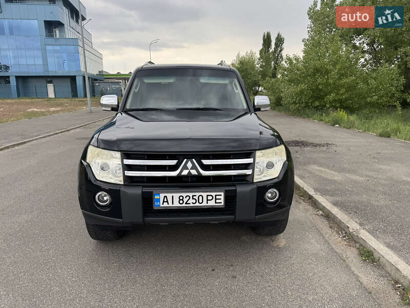 Внедорожник / Кроссовер Mitsubishi Pajero 2007 в 
