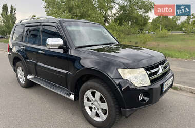 Внедорожник / Кроссовер Mitsubishi Pajero 2007 в 