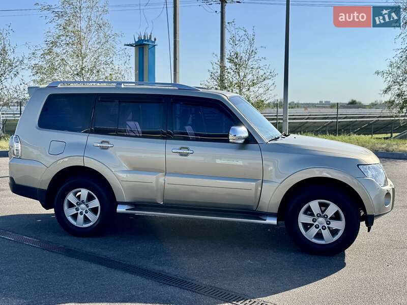 Позашляховик / Кросовер Mitsubishi Pajero 2008 в Дніпрі