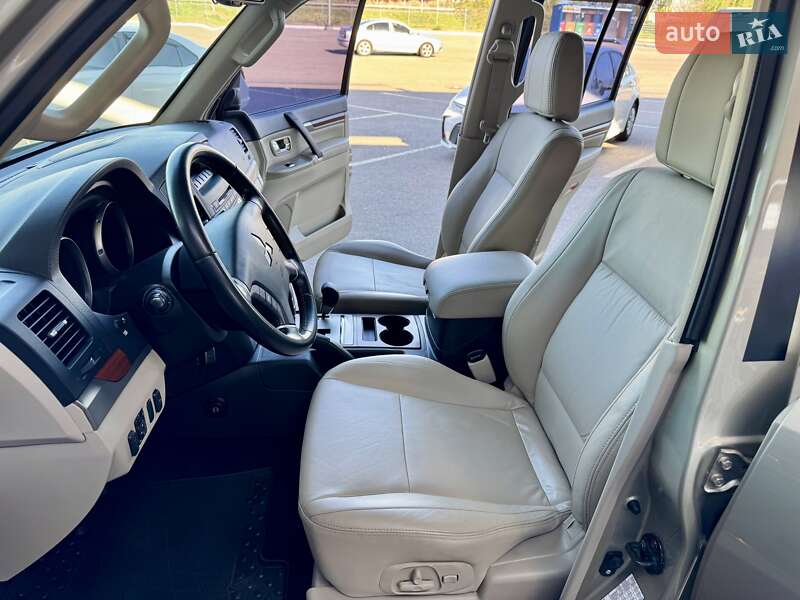 Позашляховик / Кросовер Mitsubishi Pajero 2008 в Дніпрі