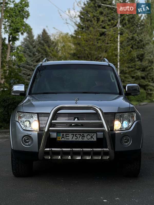 Внедорожник / Кроссовер Mitsubishi Pajero 2008 в 