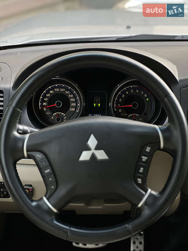 Внедорожник / Кроссовер Mitsubishi Pajero 2008 в Вольногорске