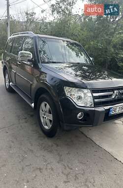 Внедорожник / Кроссовер Mitsubishi Pajero 2008 в Николаеве