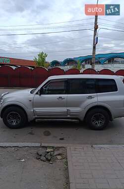 Внедорожник / Кроссовер Mitsubishi Pajero 2001 в 