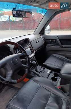 Внедорожник / Кроссовер Mitsubishi Pajero 2001 в 