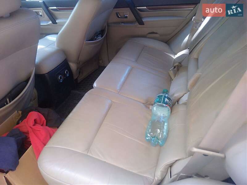 Позашляховик / Кросовер Mitsubishi Pajero 2008 в Обухові