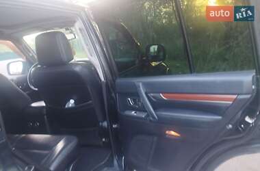 Внедорожник / Кроссовер Mitsubishi Pajero 2007 в 