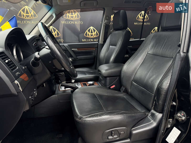 Внедорожник / Кроссовер Mitsubishi Pajero 2012 в Киеве