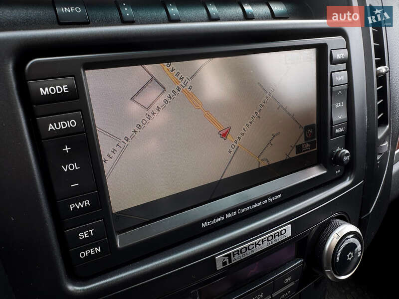 Внедорожник / Кроссовер Mitsubishi Pajero 2012 в Киеве