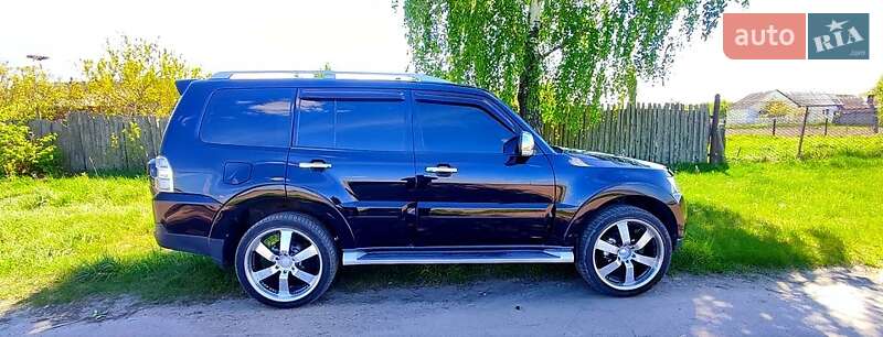 Внедорожник / Кроссовер Mitsubishi Pajero 2007 в Корюковке