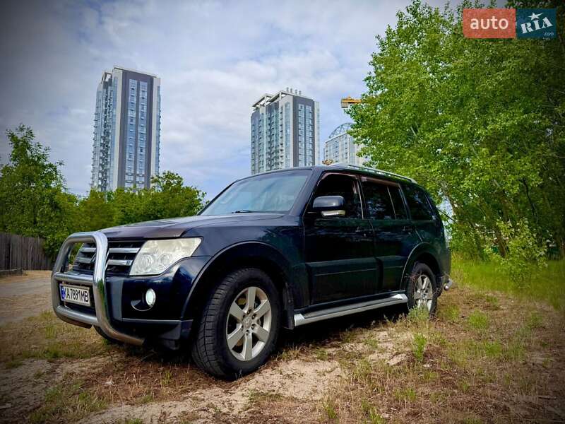 Позашляховик / Кросовер Mitsubishi Pajero 2007 в 