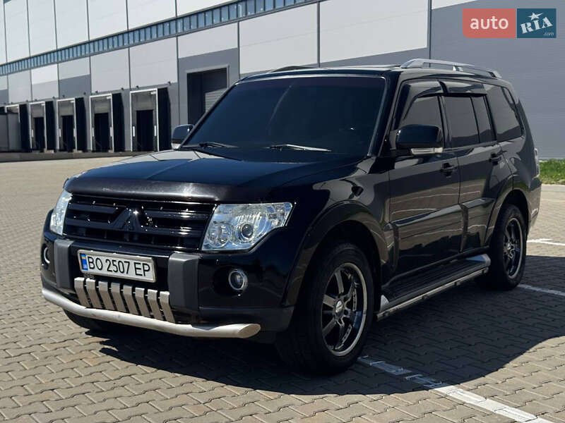 Внедорожник / Кроссовер Mitsubishi Pajero 2007 в 