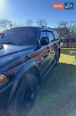 Внедорожник / Кроссовер Mitsubishi Pajero 2005 в 