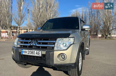 Позашляховик / Кросовер Mitsubishi Pajero 2008 в 