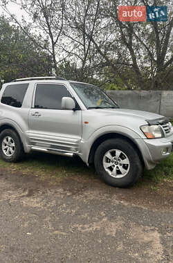 Внедорожник / Кроссовер Mitsubishi Pajero 2000 в 
