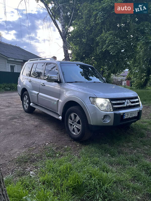 Позашляховик / Кросовер Mitsubishi Pajero 2007 в Чернігові