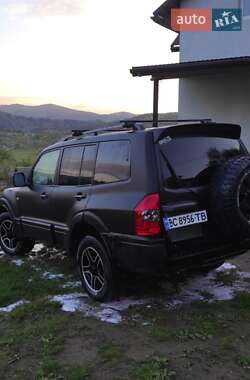 Внедорожник / Кроссовер Mitsubishi Pajero 2003 в Сходнице