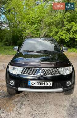 Внедорожник / Кроссовер Mitsubishi Pajero 2013 в 