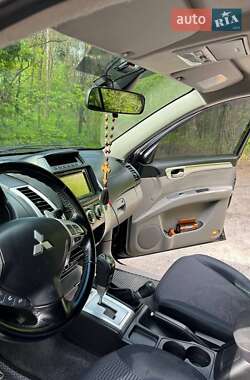 Внедорожник / Кроссовер Mitsubishi Pajero 2013 в 