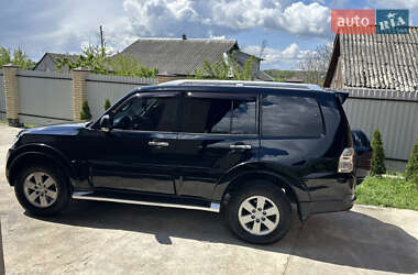 Позашляховик / Кросовер Mitsubishi Pajero 2008 в 