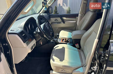 Позашляховик / Кросовер Mitsubishi Pajero 2008 в 
