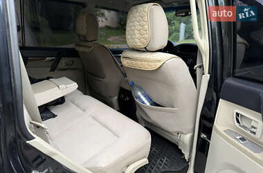 Позашляховик / Кросовер Mitsubishi Pajero 2007 в 