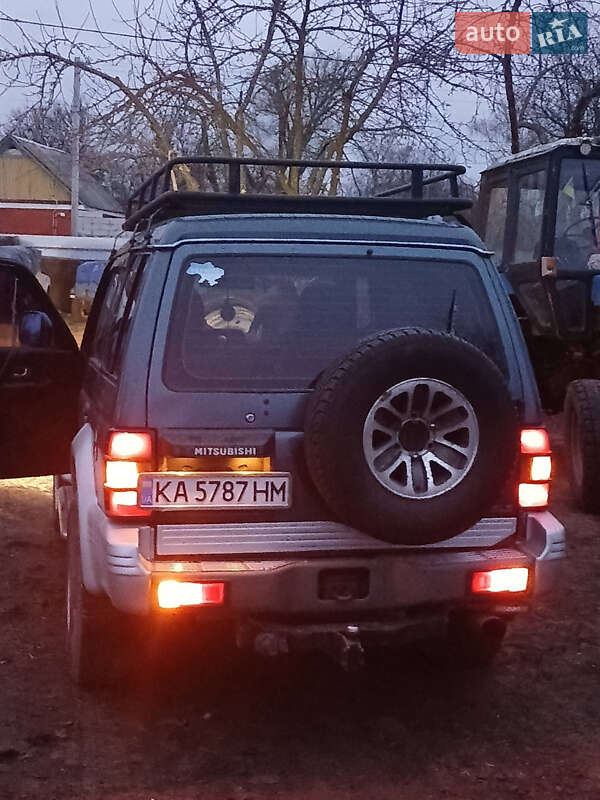 Внедорожник / Кроссовер Mitsubishi Pajero 1993 в 