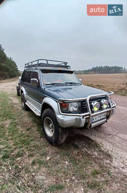 Внедорожник / Кроссовер Mitsubishi Pajero 1993 в 
