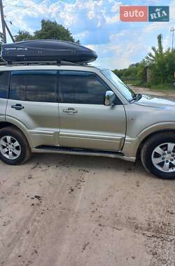 Внедорожник / Кроссовер Mitsubishi Pajero 2005 в 