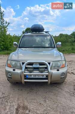 Внедорожник / Кроссовер Mitsubishi Pajero 2005 в 