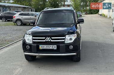 Позашляховик / Кросовер Mitsubishi Pajero 2008 в 