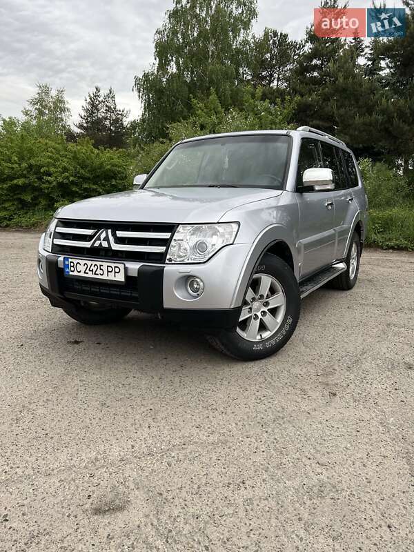 Внедорожник / Кроссовер Mitsubishi Pajero 2007 в 