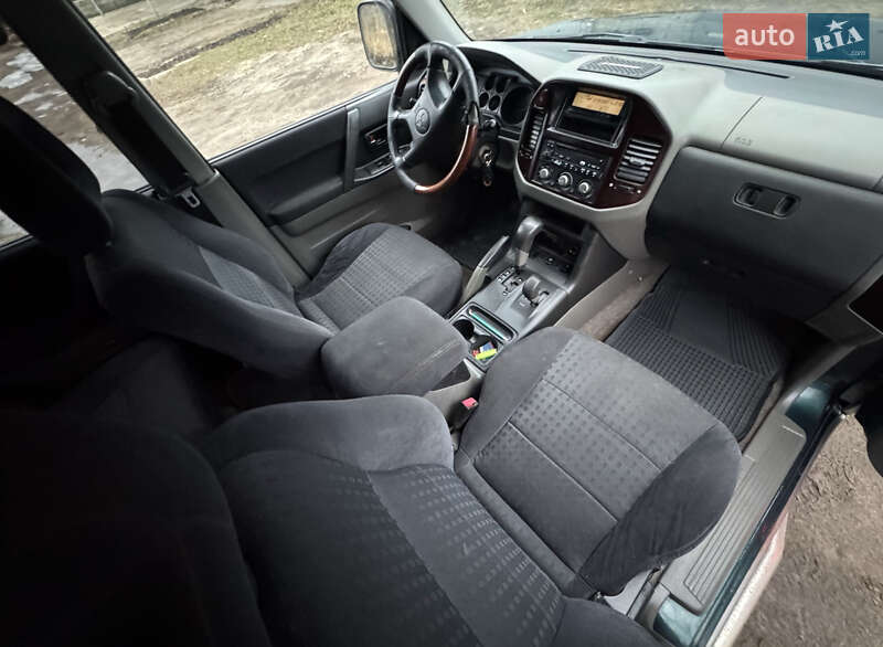 Позашляховик / Кросовер Mitsubishi Pajero 2005 в Харкові