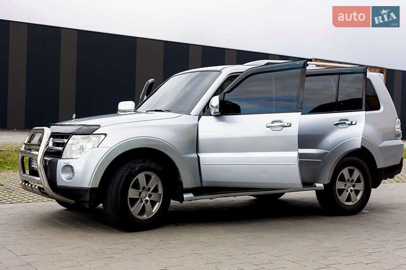 Внедорожник / Кроссовер Mitsubishi Pajero 2008 в Хмельницком