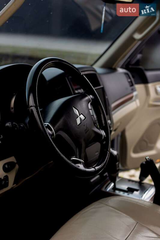 Внедорожник / Кроссовер Mitsubishi Pajero 2008 в Хмельницком