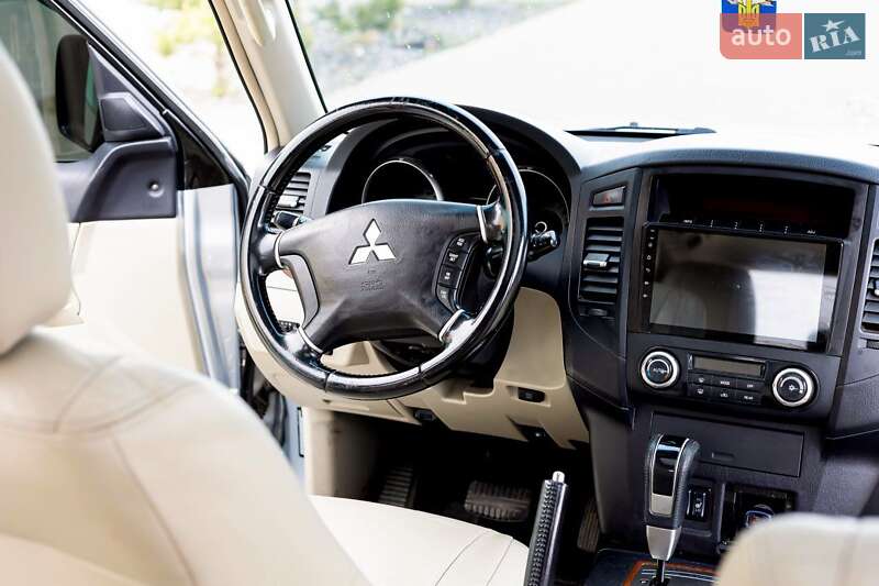 Внедорожник / Кроссовер Mitsubishi Pajero 2008 в Хмельницком