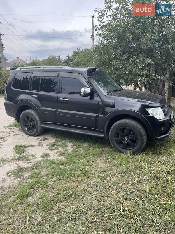 Внедорожник / Кроссовер Mitsubishi Pajero 2008 в Харькове