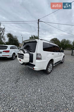 Внедорожник / Кроссовер Mitsubishi Pajero 2010 в 