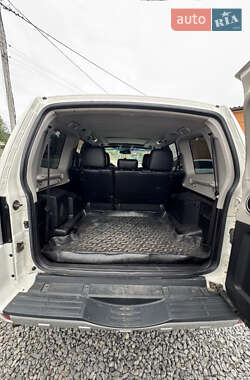 Внедорожник / Кроссовер Mitsubishi Pajero 2010 в 